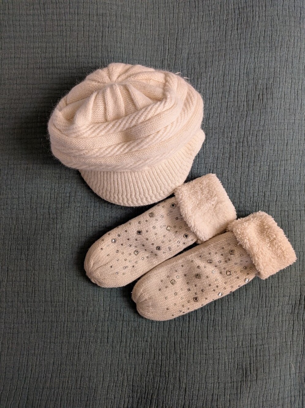 Y2K Toque And Mitts